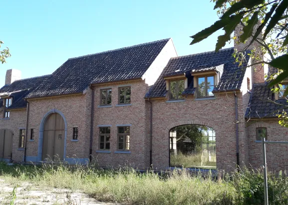 Koper- en zinkwerken project door T-Plus Dakwerken