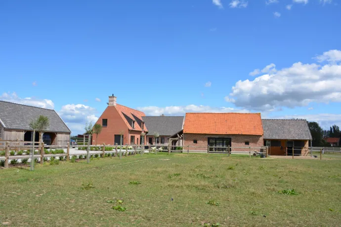 Hellend dak van Hoeve