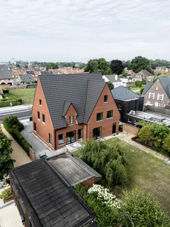 Dakrenovatie hellend dak met zink- en koperwerk