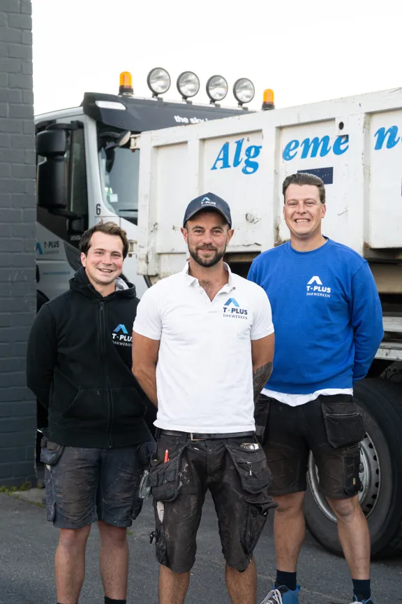 T-Plus Dakwerken team
