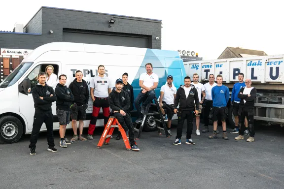 T-Plus Dakwerken team